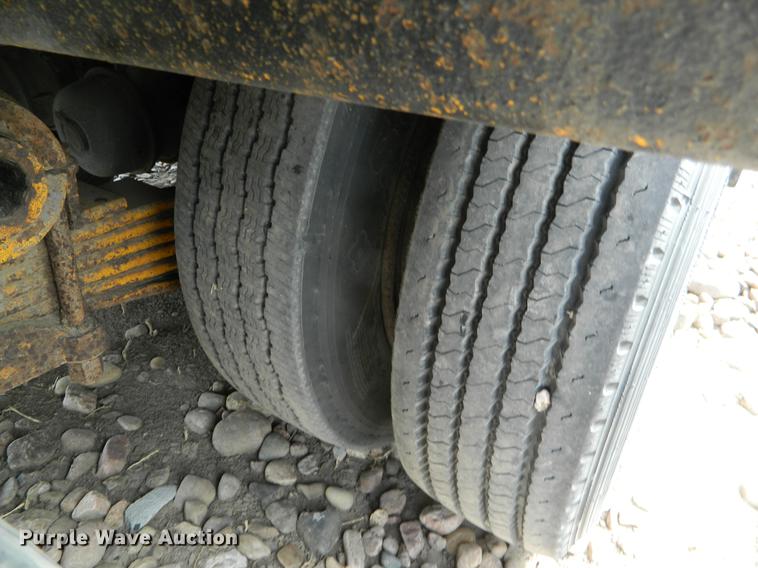 image for item DB1142 1986 Eager Beaver lowboy equipment trailer