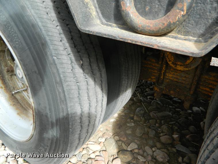 image for item DB1142 1986 Eager Beaver lowboy equipment trailer