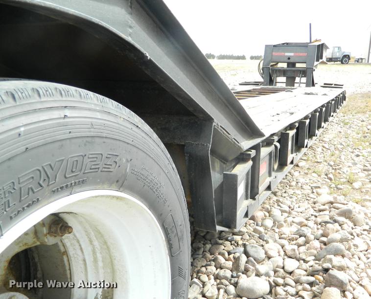 image for item DB1142 1986 Eager Beaver lowboy equipment trailer