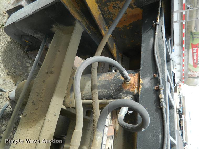 image for item DB1142 1986 Eager Beaver lowboy equipment trailer