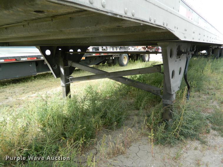 image for item DB1143 2009 Utility 4000D-X dry van trailer