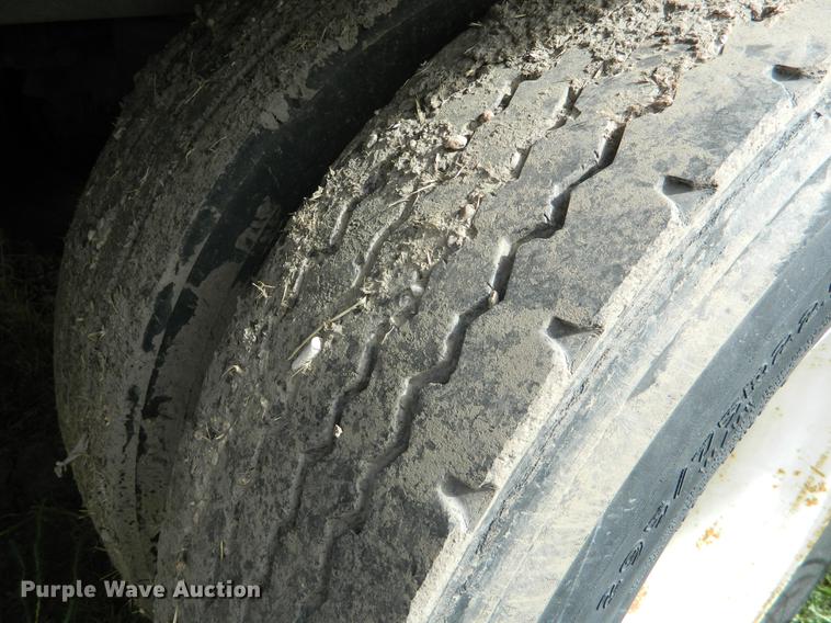 image for item DB1143 2009 Utility 4000D-X dry van trailer