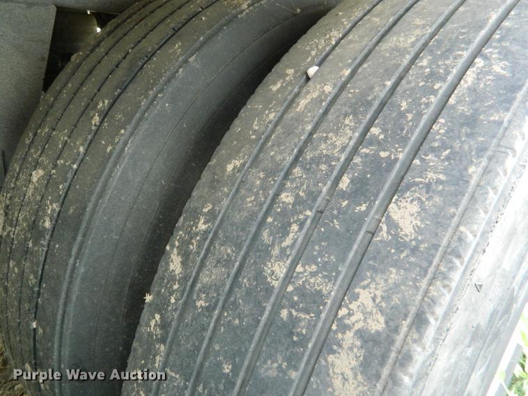 image for item DB1143 2009 Utility 4000D-X dry van trailer