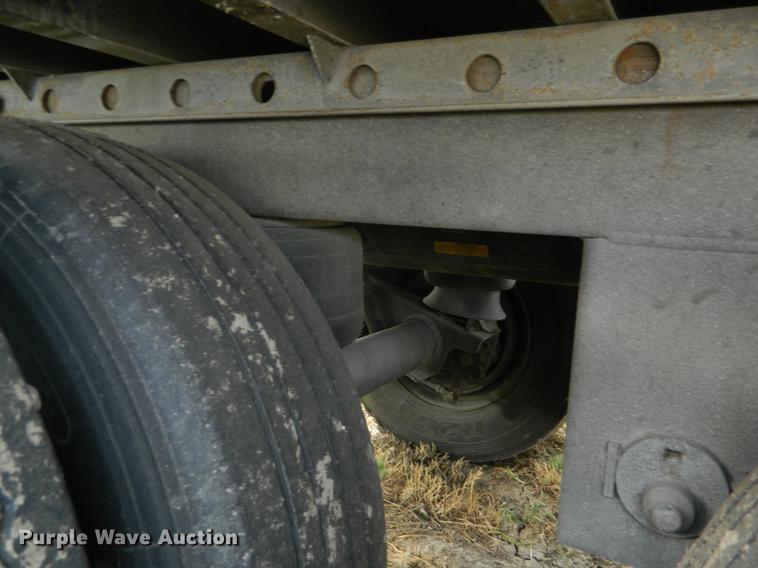 image for item DB1143 2009 Utility 4000D-X dry van trailer