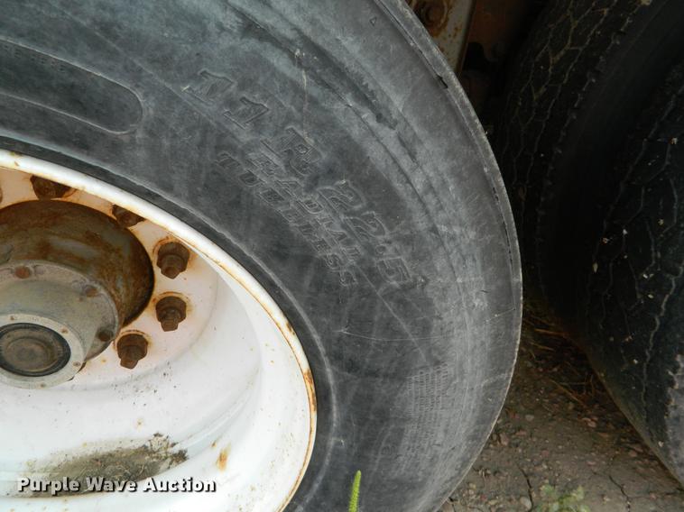 image for item DB1144 1986 Strick dry van trailer