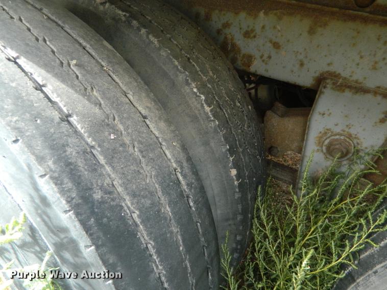 image for item DB1144 1986 Strick dry van trailer