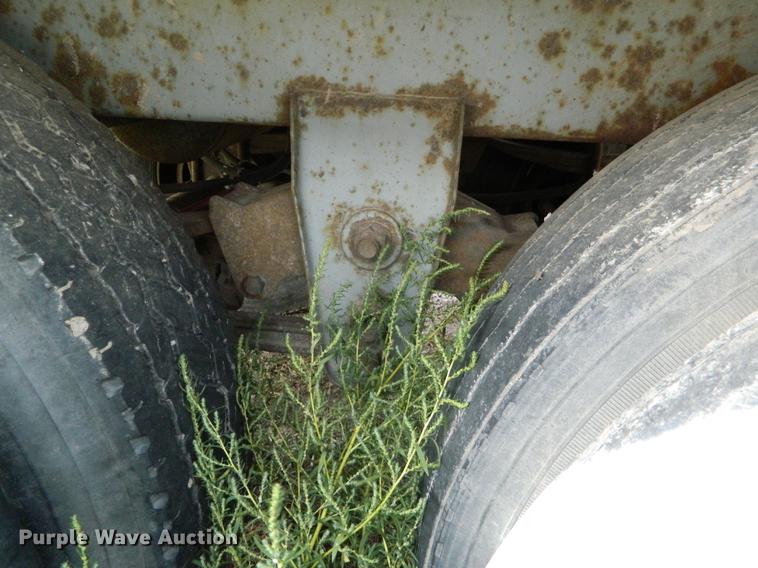 image for item DB1144 1986 Strick dry van trailer