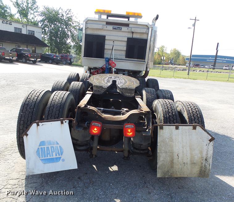 image for item DB1442 1991 Mack CH613 semi truck