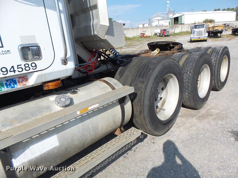 image for item DB1442 1991 Mack CH613 semi truck