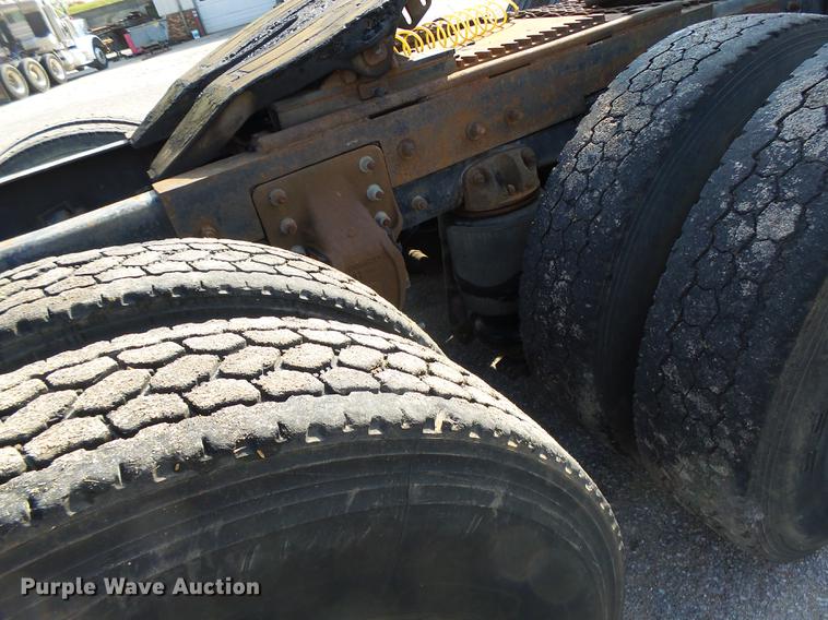 image for item DB1442 1991 Mack CH613 semi truck