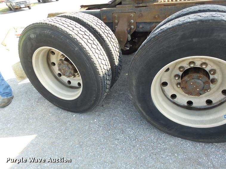 image for item DB1442 1991 Mack CH613 semi truck