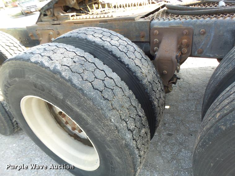 image for item DB1442 1991 Mack CH613 semi truck