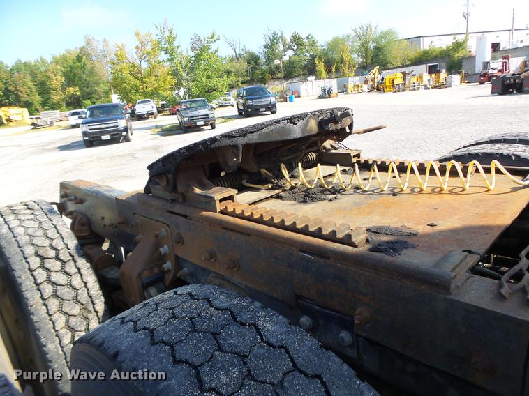 image for item DB1442 1991 Mack CH613 semi truck