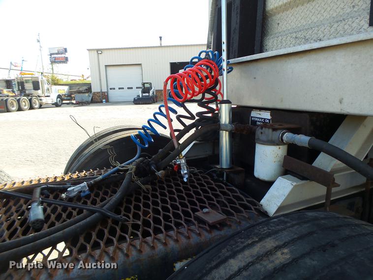 image for item DB1442 1991 Mack CH613 semi truck