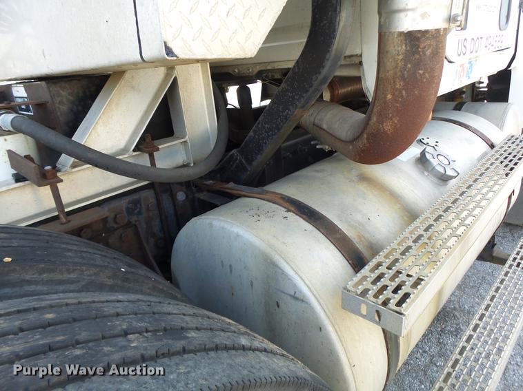 image for item DB1442 1991 Mack CH613 semi truck