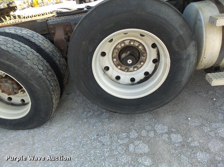 image for item DB1442 1991 Mack CH613 semi truck