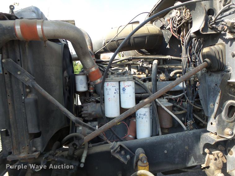 image for item DB1442 1991 Mack CH613 semi truck