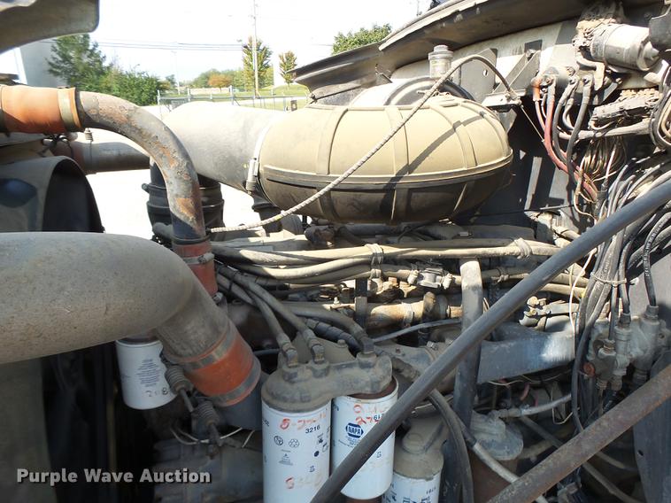 image for item DB1442 1991 Mack CH613 semi truck