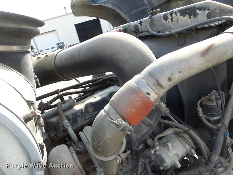 image for item DB1442 1991 Mack CH613 semi truck