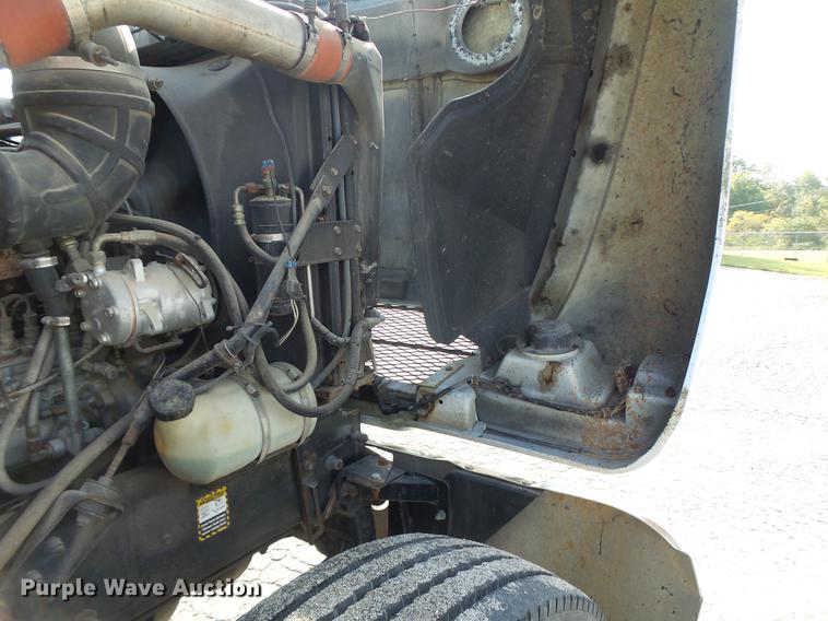 image for item DB1442 1991 Mack CH613 semi truck