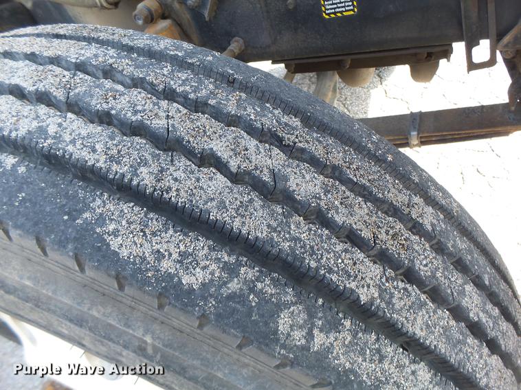 image for item DB1442 1991 Mack CH613 semi truck