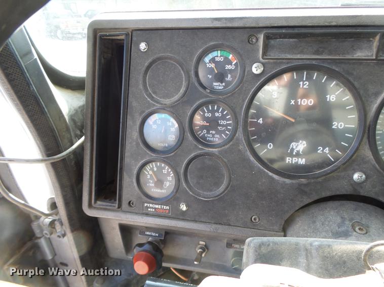 image for item DB1442 1991 Mack CH613 semi truck