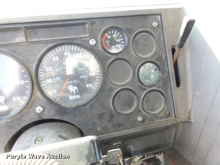 image for item DB1442 1991 Mack CH613 semi truck