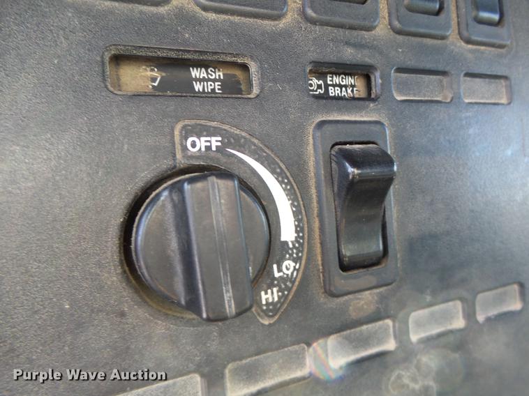 image for item DB1442 1991 Mack CH613 semi truck