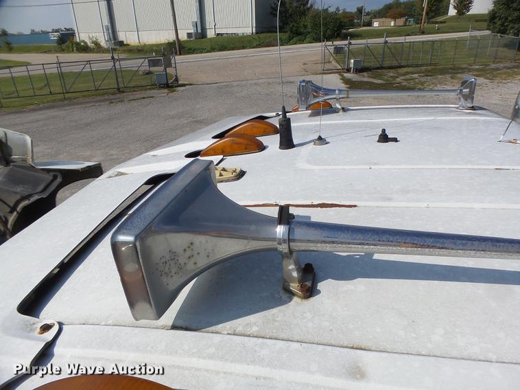 image for item DB1442 1991 Mack CH613 semi truck