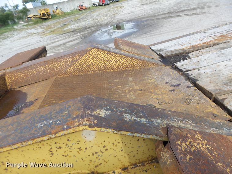 image for item DB1444 1999 Eager Beaver 50GSL lowboy equipment trailer