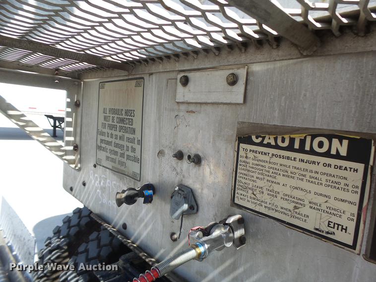 image for item DB1461 1992 East live bottom walking floor trailer