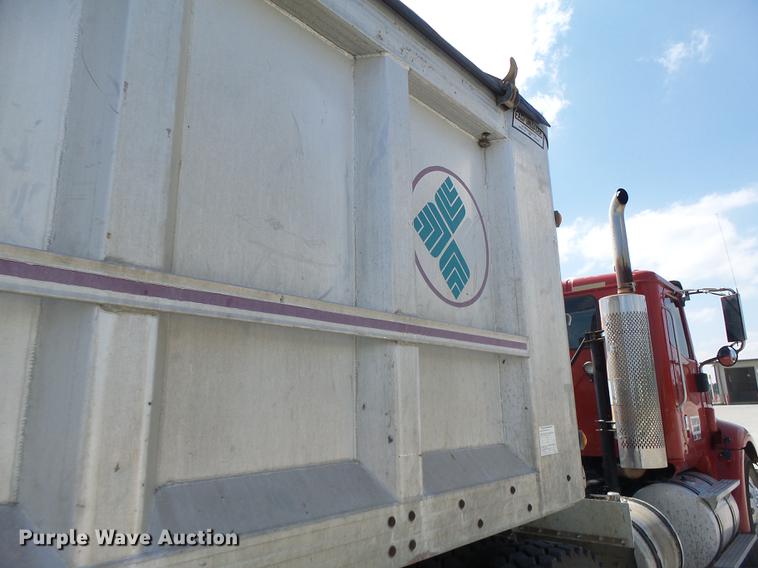 image for item DB1461 1992 East live bottom walking floor trailer