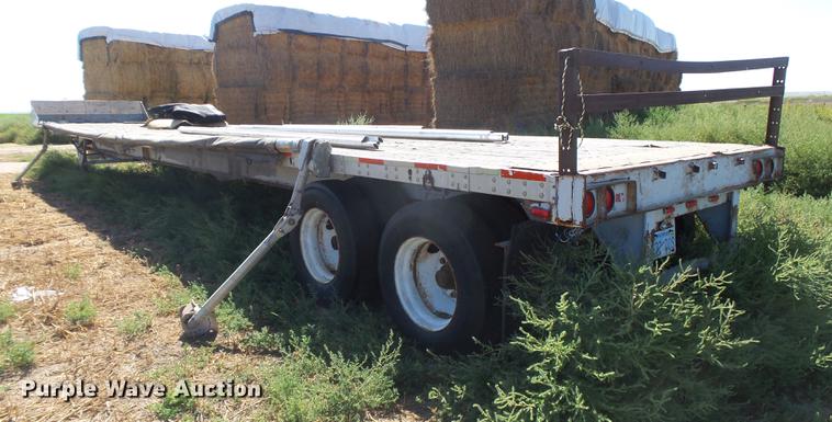 image for item DC3853 1991 Strick flatbed trailer