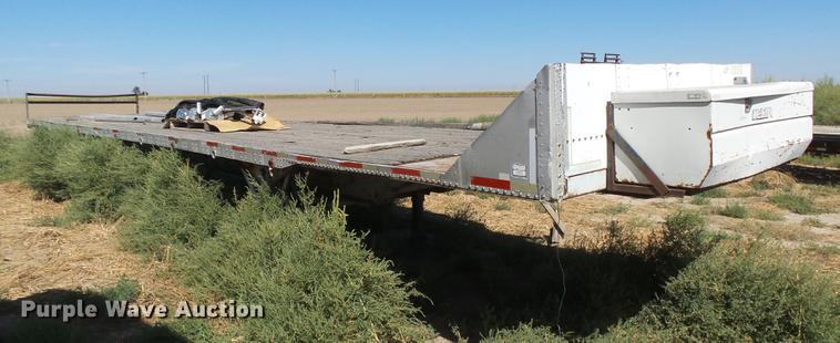image for item DC3853 1991 Strick flatbed trailer