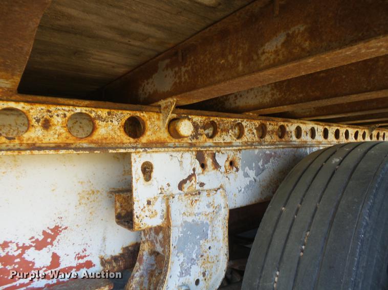 image for item DC3853 1991 Strick flatbed trailer