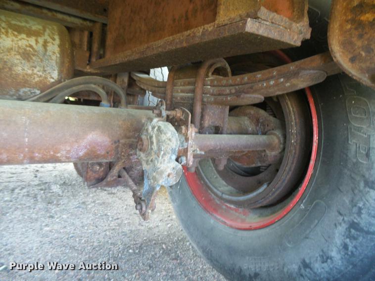 image for item DC3853 1991 Strick flatbed trailer