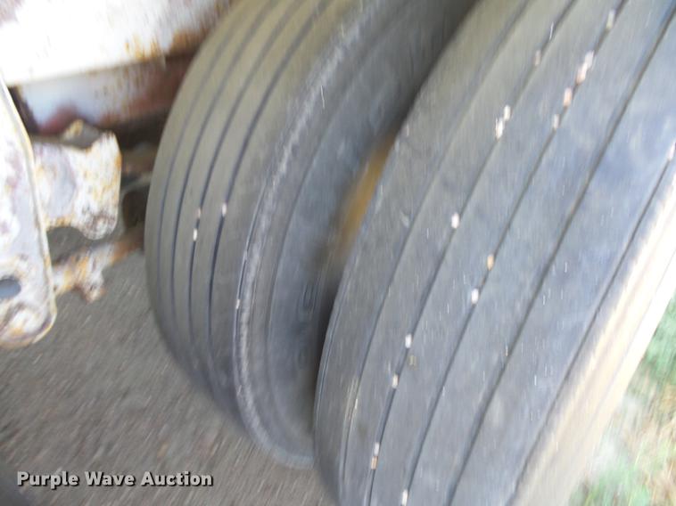 image for item DC3853 1991 Strick flatbed trailer