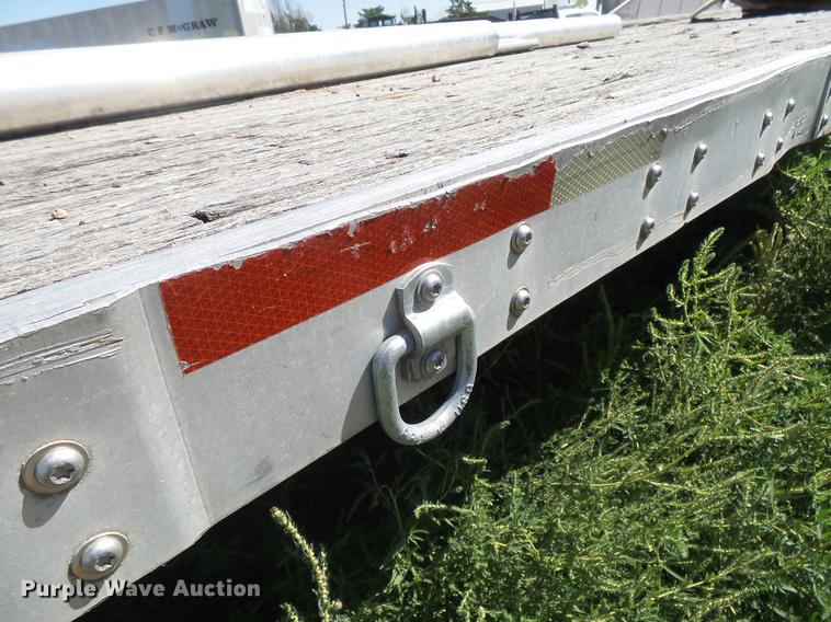 image for item DC3853 1991 Strick flatbed trailer
