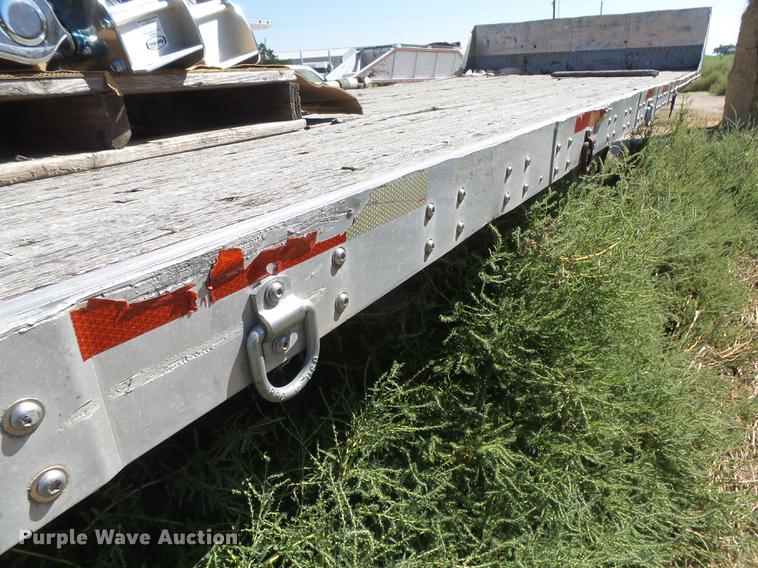 image for item DC3853 1991 Strick flatbed trailer