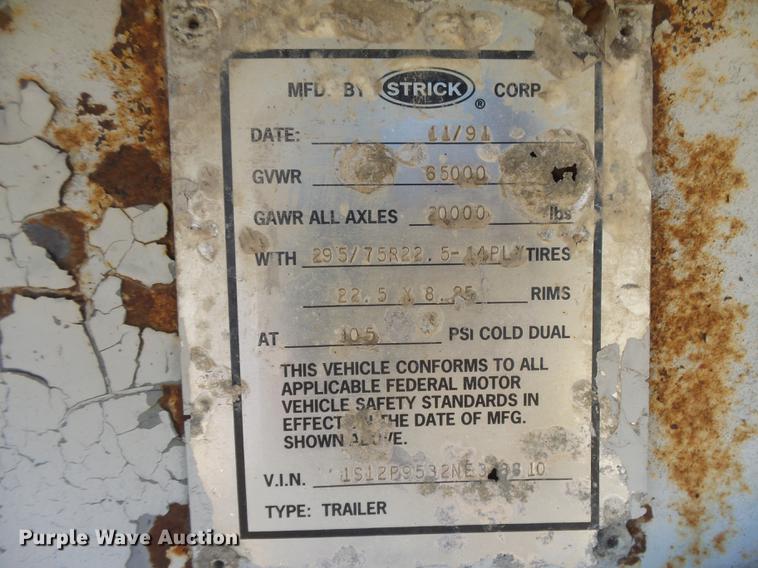 image for item DC3853 1991 Strick flatbed trailer