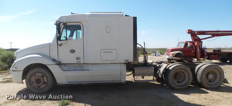 image for item DC3855 2004 Freightliner Columbia semi truck