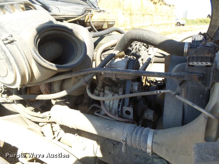 image for item DC3855 2004 Freightliner Columbia semi truck