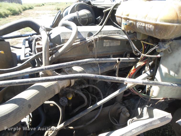 image for item DC3855 2004 Freightliner Columbia semi truck