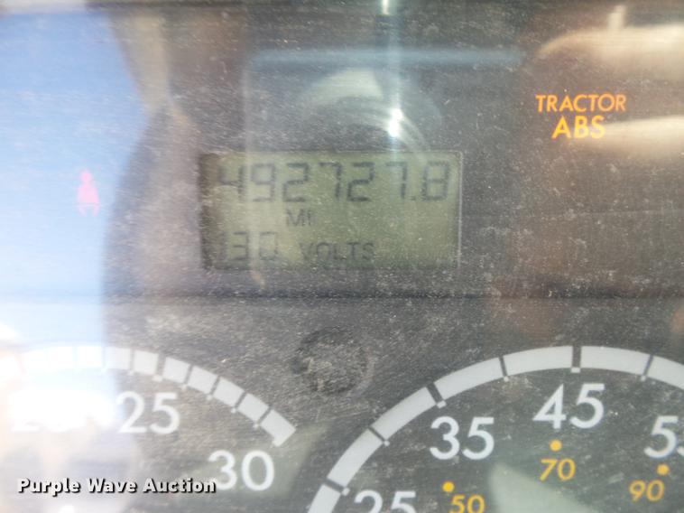 image for item DC3855 2004 Freightliner Columbia semi truck