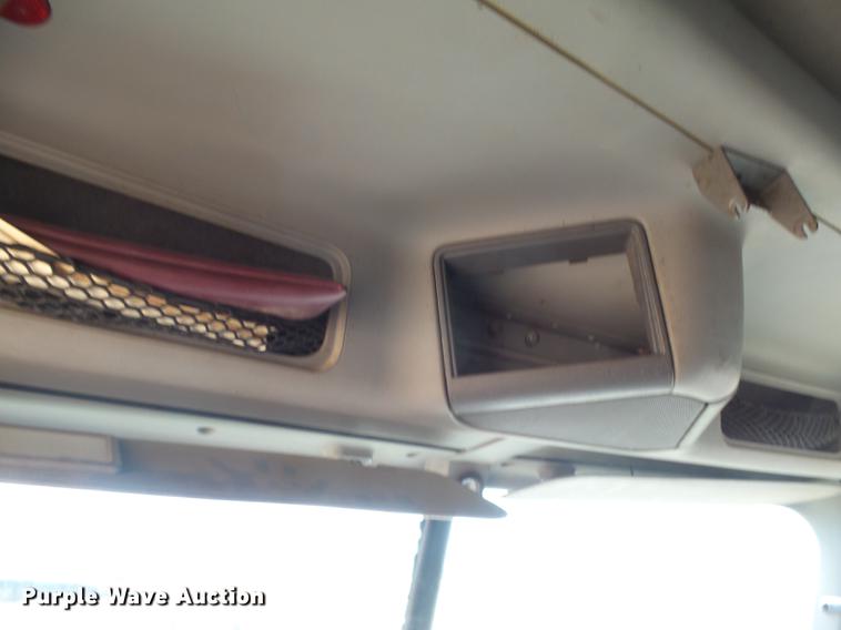 image for item DC3855 2004 Freightliner Columbia semi truck