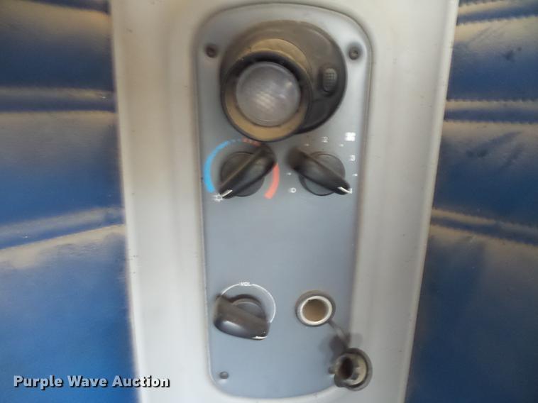 image for item DC3855 2004 Freightliner Columbia semi truck