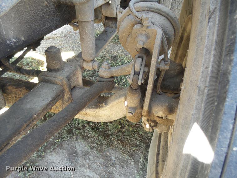 image for item DC3855 2004 Freightliner Columbia semi truck