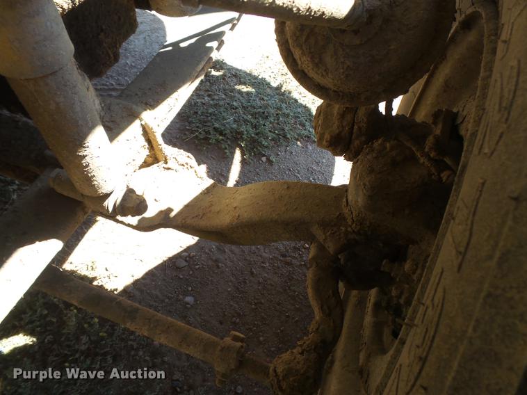 image for item DC3855 2004 Freightliner Columbia semi truck