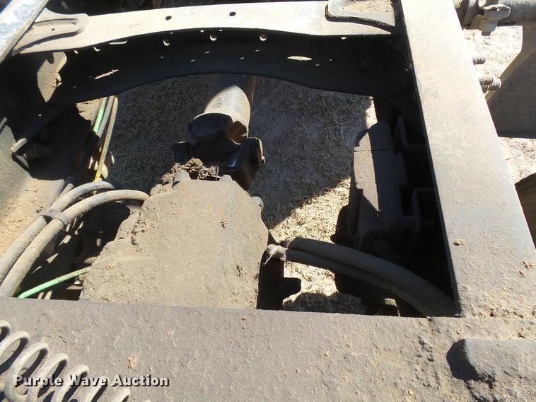 image for item DC3855 2004 Freightliner Columbia semi truck