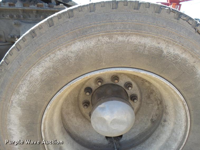 image for item DC3855 2004 Freightliner Columbia semi truck